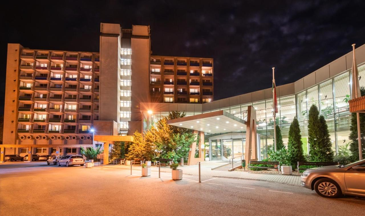 Hunguest Hotel Gyula Exterior foto