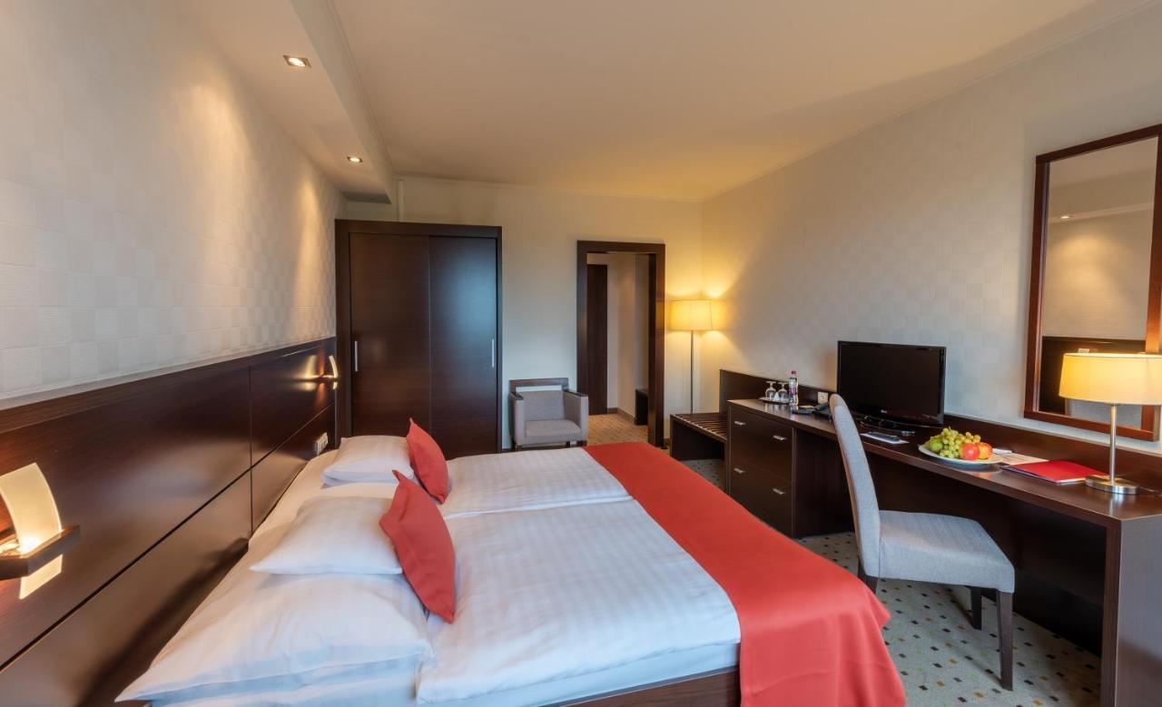 Hunguest Hotel Gyula Exterior foto